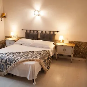 https://valdilimahouse.it-tuscanyhotel.com