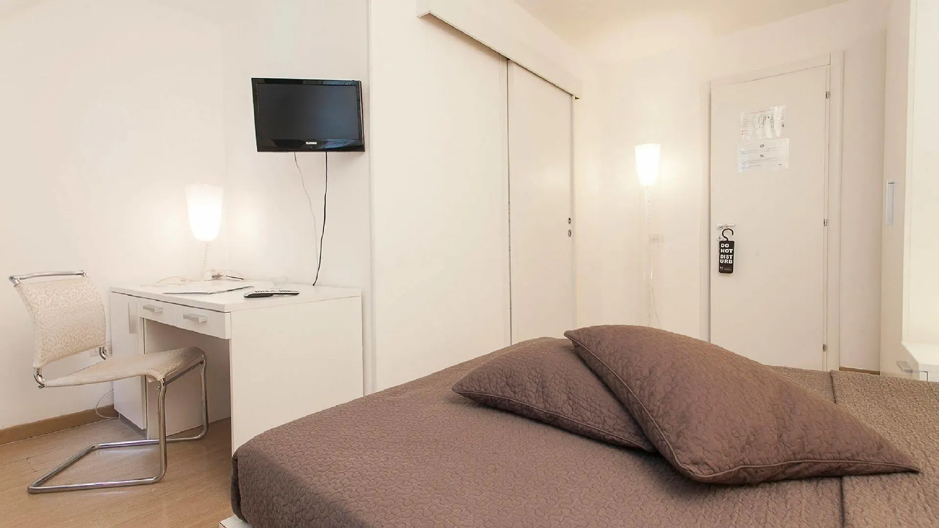 Suite Inn Κατάνια 3*,  Ιταλία
