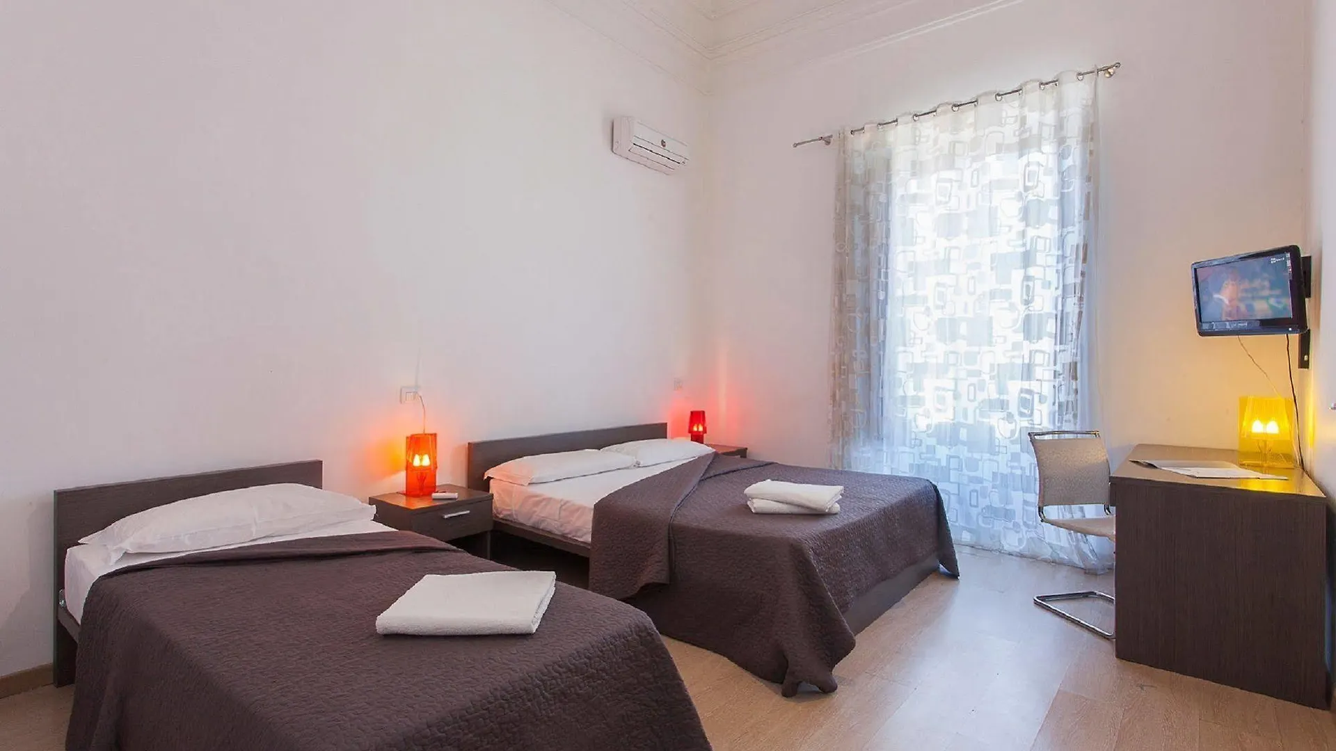 *** Πανσιόν Suite Inn Κατάνια Ιταλία