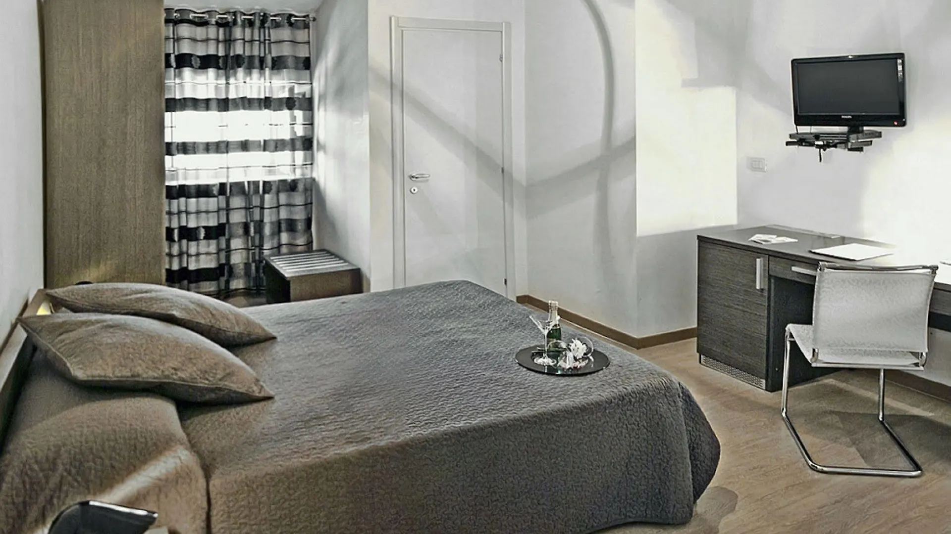 Suite Inn Κατάνια Πανσιόν